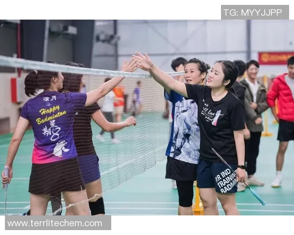 重庆羽毛球队在全国羽毛球速度排行榜中荣登第九名展现实力与潜力