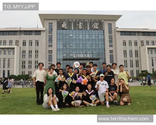 成都飞盘队的团队协作与默契配合探讨如何提升竞技水平与团队精神