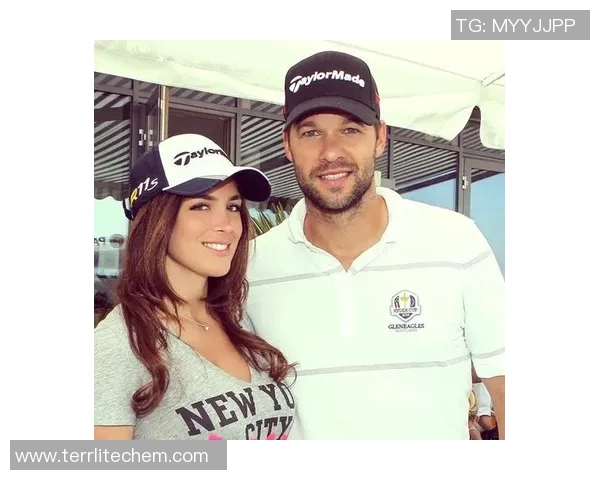 足球明星女友分享赛前心情与支持方式揭秘情感背后的故事